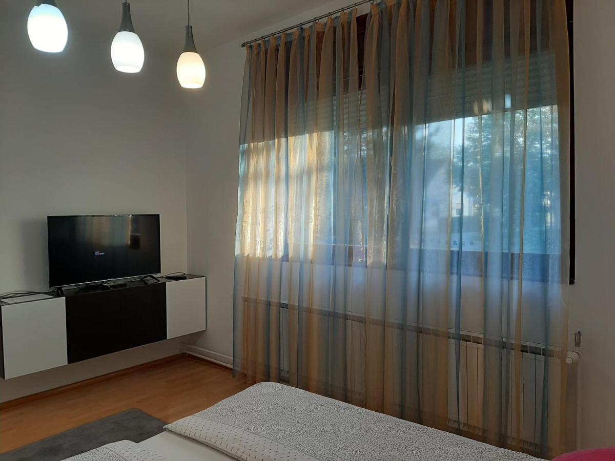 Ferienwohnung Ars Duo Novi Sad Exterior foto